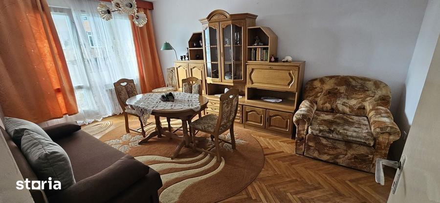 Apartament cu 4 camere decomandat în Ultracentral