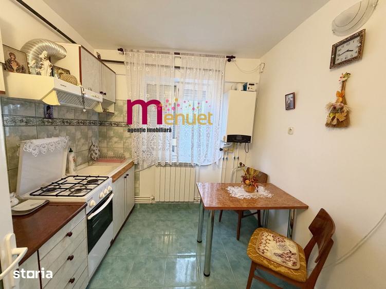 Apartament cu 3 camere semidecomandat în Central
