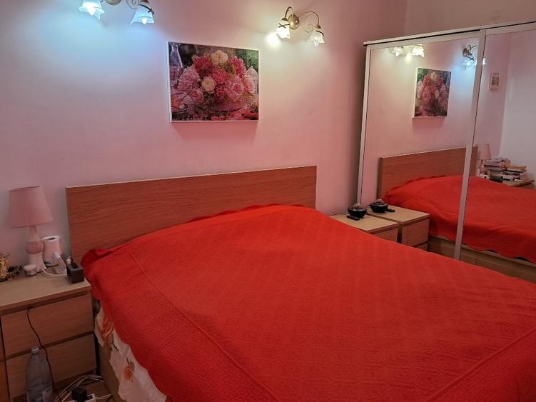 Casă individuală cu 5 camere cu Canalizare în Central