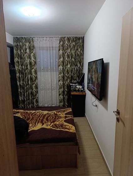 Apartament cu 4 camere semidecomandat în Central