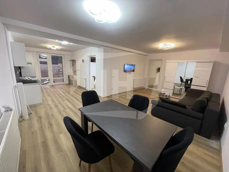 Apartament cu 2 camere semidecomandat, mobilat în Central