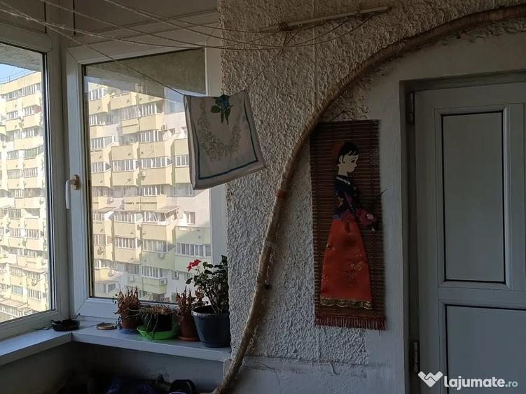 Apartament cu 4 camere decomandat în Pantelimon