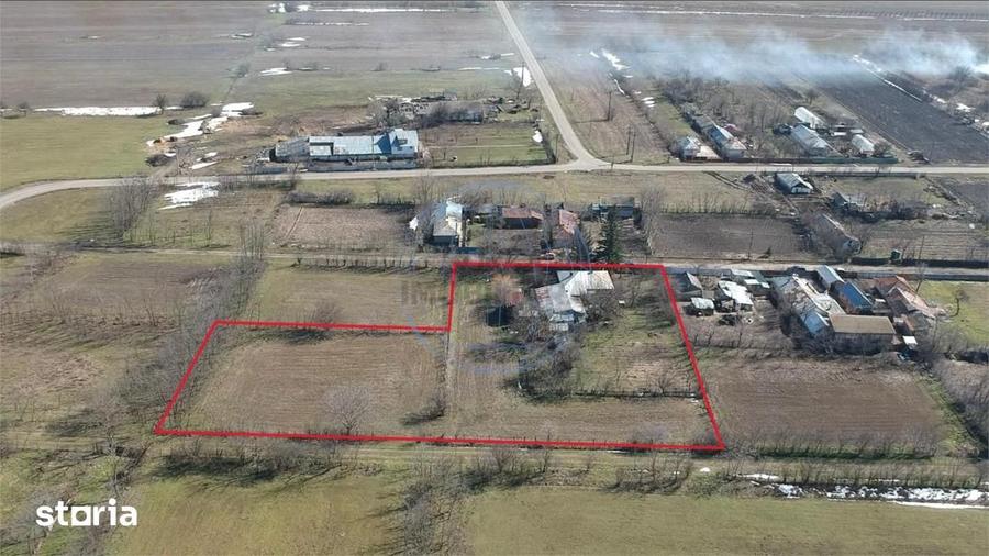 Casă cu 5 camere cu Teren 5588 Mp în Tătăranu