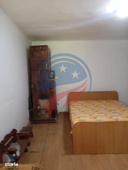 CASA RENOVABILA + 600 MP TEREN - BARIERA VALCII - 11