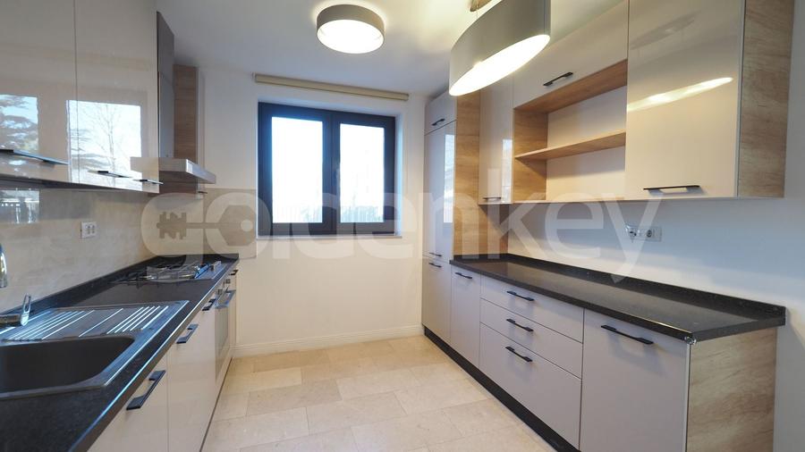 Duplex cu 5 camere cu Canalizare în Pipera