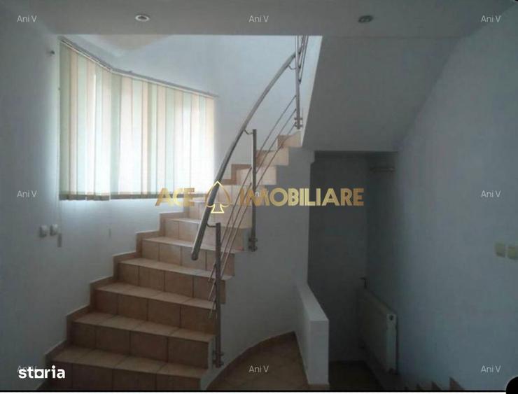 Casă cu 6 camere cu Teren 220 Mp în Vitan