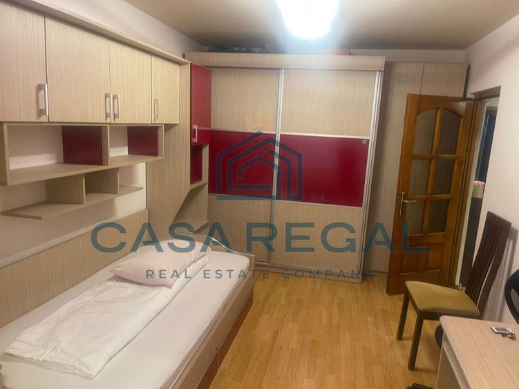 Apartament cu 3 camere decomandat, mobilat în Decebal