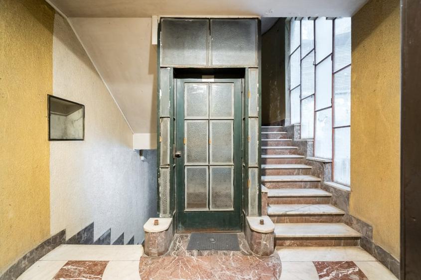 Casă individuală cu 46 camere cu Canalizare în Centrul Istoric