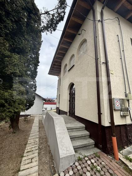 Casă individuală cu 6 camere cu Canalizare în Vatra Dornei