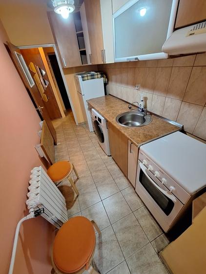 Garsonieră decomandată în Splaiul Unirii