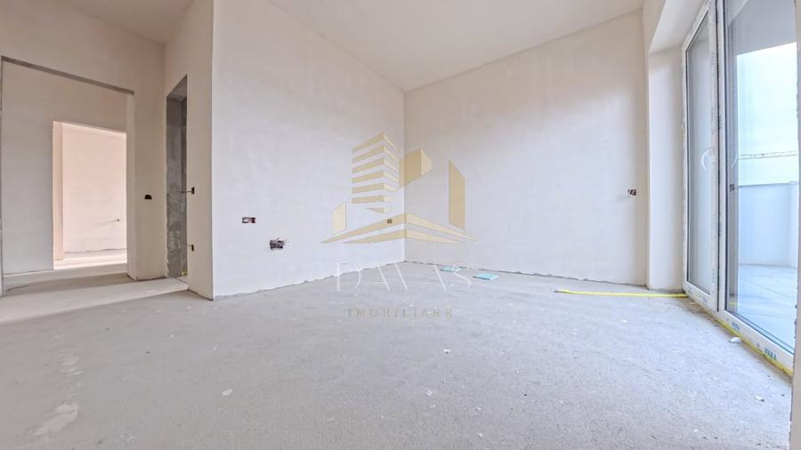Apartament cu 3 camere semidecomandat în Baciu
