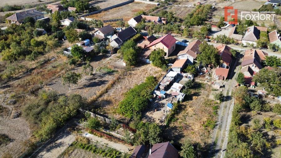 Casă individuală cu 5 camere cu Garaj în Uliuc