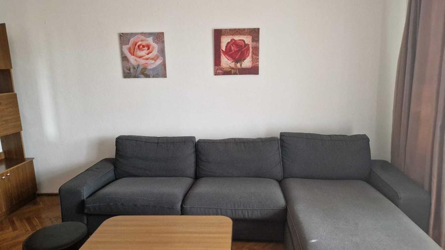 Persoana fizica inchiriez apartament 2 Camere decomandate, Cetate, str. Bradisor, et. 3 - 7
