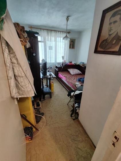Apartament cu 5 camere decomandat în Central