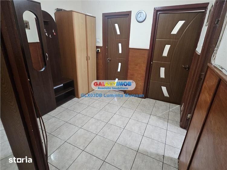 Apartament cu 2 camere decomandat, mobilat în Micro 4