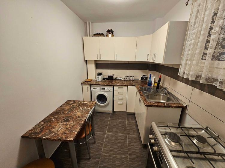 Apartament cu 2 camere semidecomandat în Gara de Nord