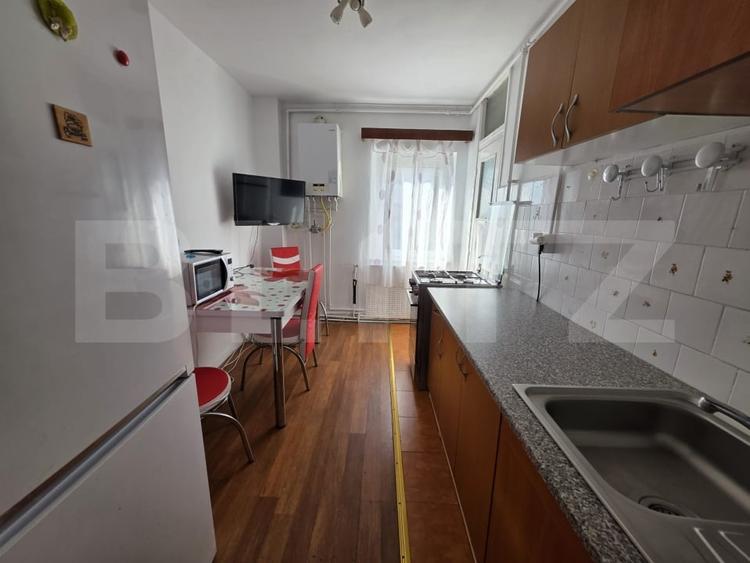 Apartament cu 3 camere decomandat, mobilat în Zorilor