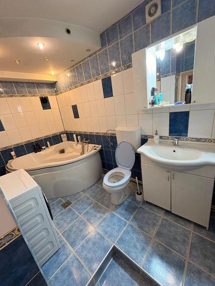 Apartament cu 4 camere semidecomandat în Central