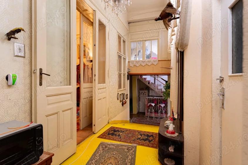 Casă cu 6 camere cu Teren 600 Mp în Ultracentral