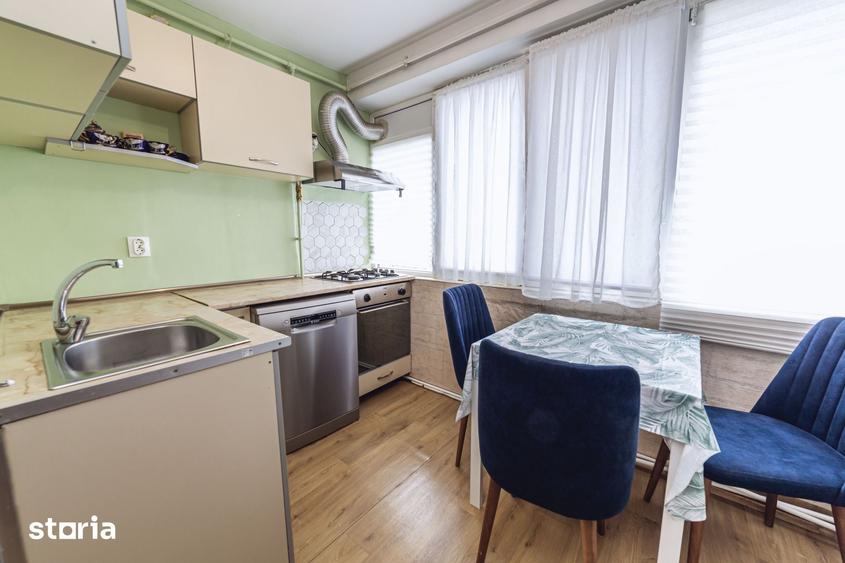 Apartament cu 3 camere semidecomandat în Titan