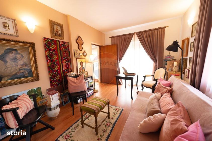 Casă cu 4 camere în Odăile