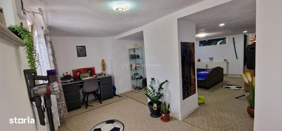 Casă cu 4 camere în Muncitoresc