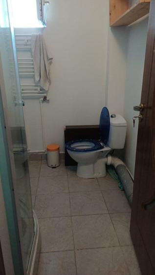 Casă cu 4 camere cu Teren 200 Mp în Apărătorii Patriei