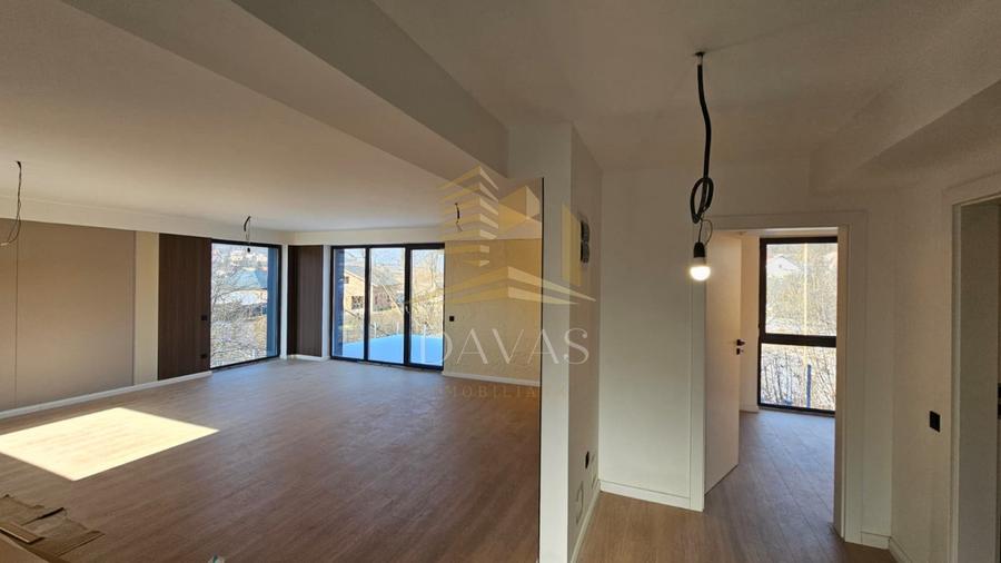 Duplex cu 5 camere cu Canalizare în Popești