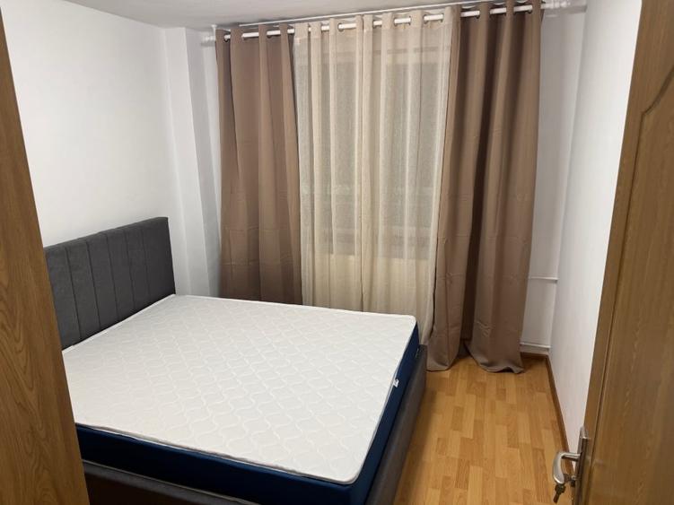 Apartament cu 4 camere semidecomandat, mobilat în Dristor