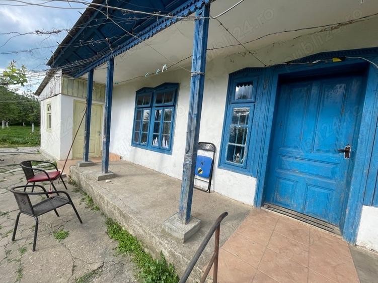 Casă cu 3 camere cu Teren 2000 Mp în Stănești