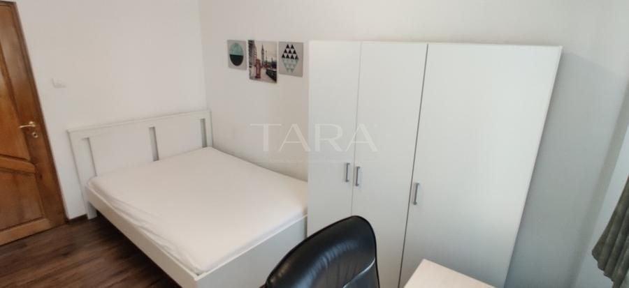 Apartament cu 4 camere decomandat, mobilat în Zorilor