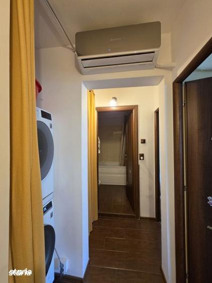 Apartament cu 3 camere decomandat în Titan