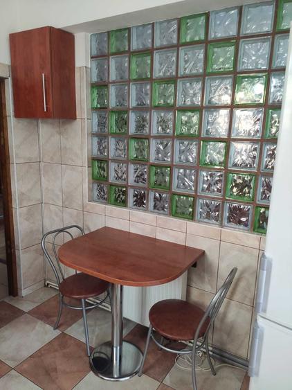 Apartament cu 3 camere semidecomandat în Dosu Bricii