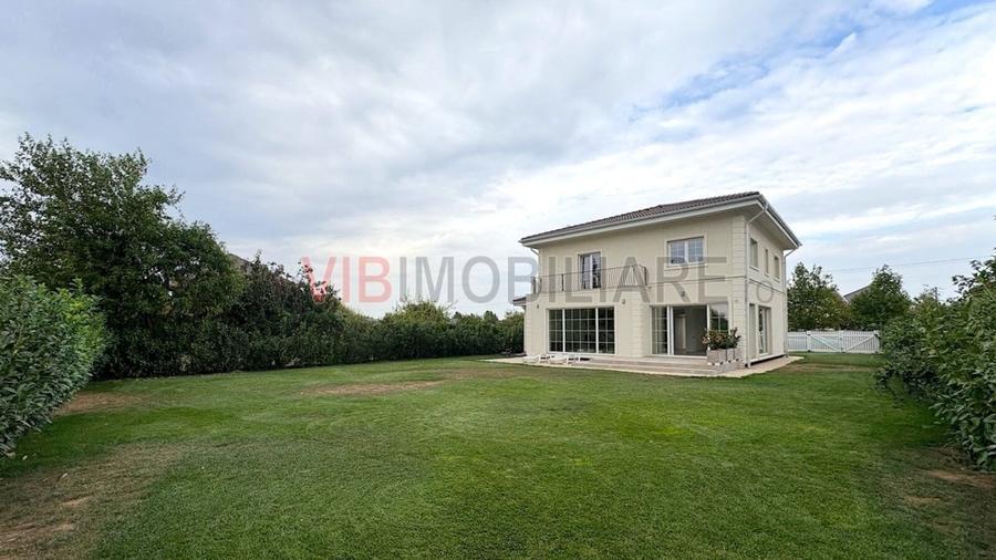 Casă cu 4 camere cu Garaj în Corbeanca