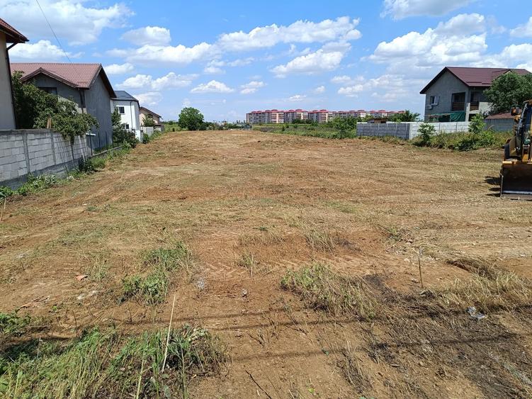 Teren Construcții intravilan de 4000 mp, în Nord-Est