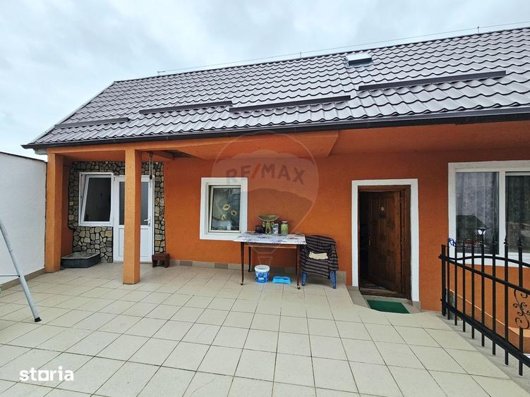 Casă cu 5 camere cu Teren 141 Mp în Central
