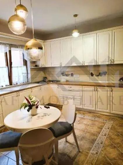 Casă cu 3 camere cu Teren 426 Mp în Filiași