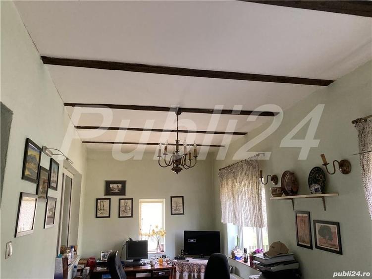 Casă cu 8 camere în Coțofenești