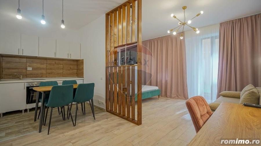 Apartament cu 4 camere semidecomandat, mobilat în Drumul Poienii