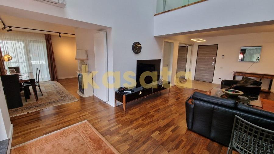 Apartament cu 4 camere semidecomandat în Sisești