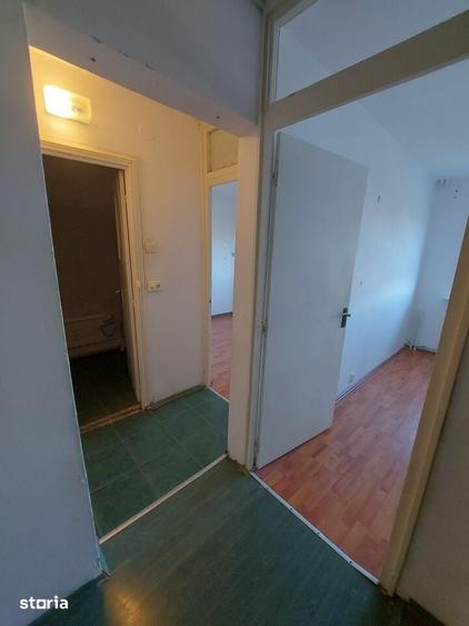 Apartament cu 3 camere în Calea București