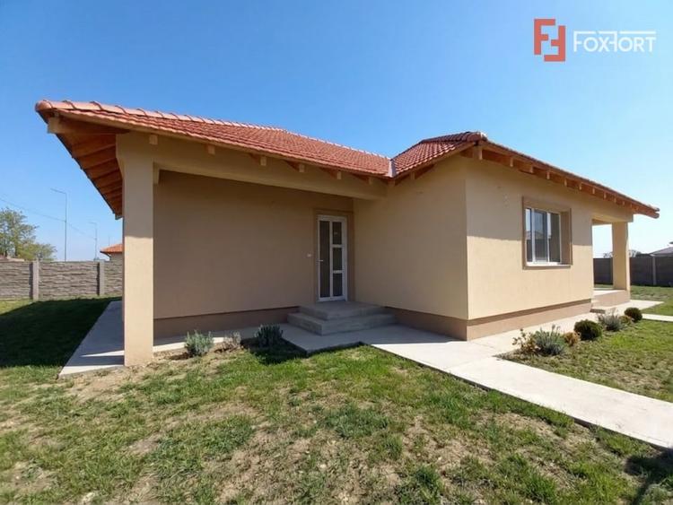 Casă individuală cu 3 camere cu Canalizare în Ghiroda