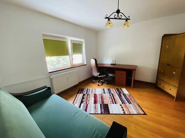Apartament cu 3 camere decomandat în Cioceanu