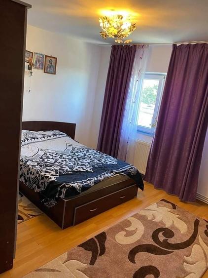 Apartament cu 2 camere decomandat în 1 Decembrie