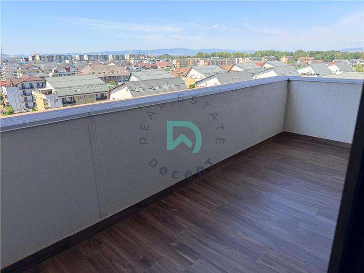 Apartament cu 3 camere decomandat în Tractorul