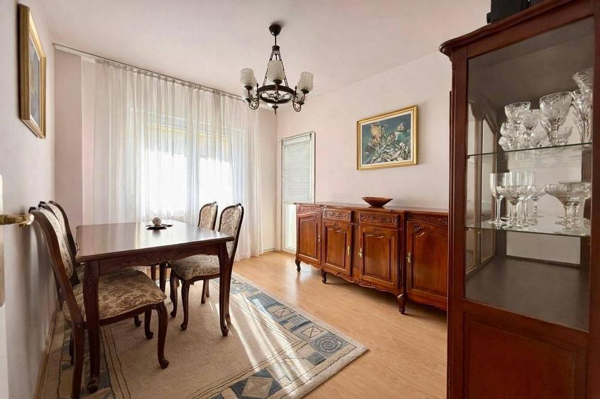 Apartament cu 4 camere decomandat, mobilat în Zorilor