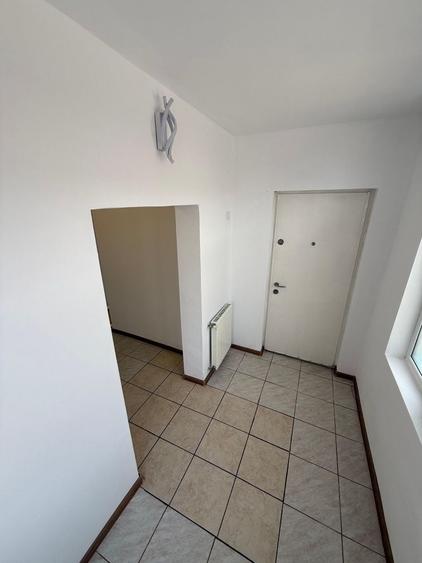 Spațiu comercial, de 55 mp, în Universitate