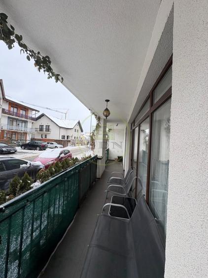 Apartament cu 3 camere semidecomandat, mobilat în Șelimbăr