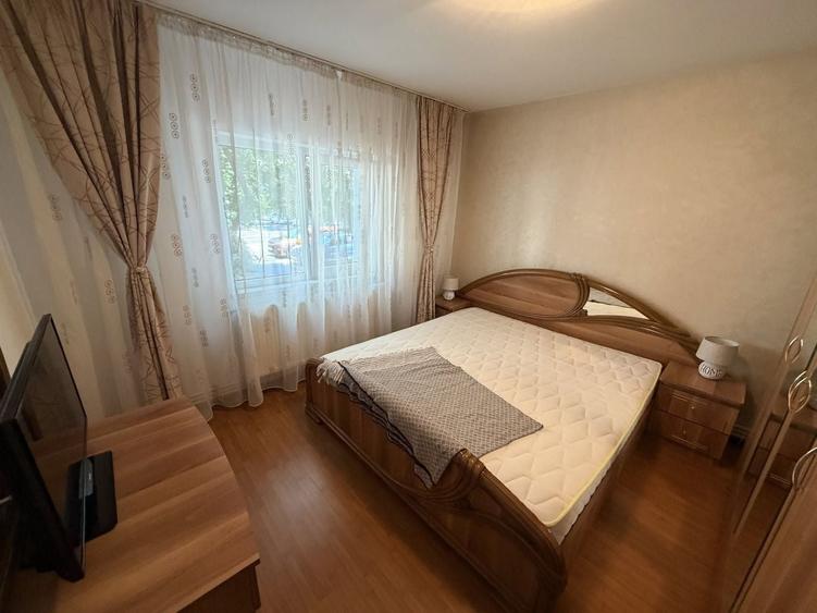 Apartament cu 3 camere decomandat, mobilat în Calarași 4