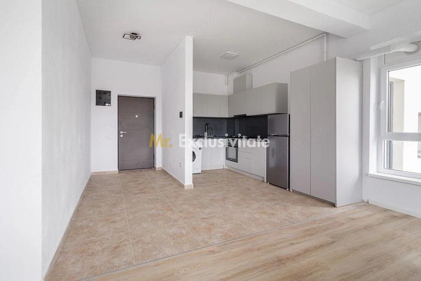 Apartament cu 3 camere semidecomandat în 1 Decembrie